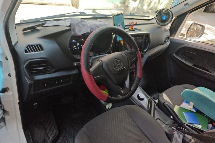 Used CHANGAN KAICHENG Ruixing EM80 2025 Passenger Version Comfort Edition 6-Seater 300 km Dual-Swing Doors Center Console