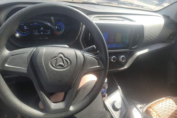 Used CHANGAN KAICHENG Ruixing EM80 2025 Passenger Version Comfort Edition 6-Seater 300 km Dual-Swing Doors Center Console