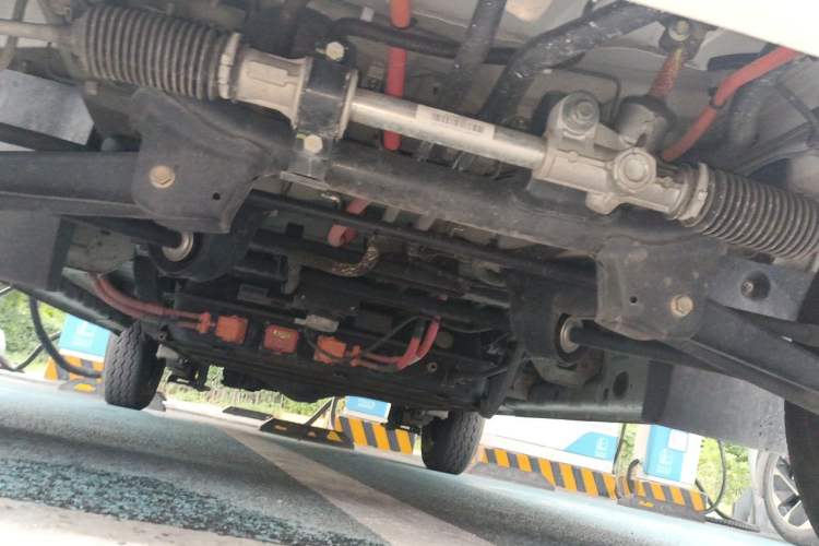 Used CHANGAN KAICHENG Ruixing EM80 2025 Passenger Version Comfort Edition 6-Seater 300 km Dual-Swing Doors Chassis Front