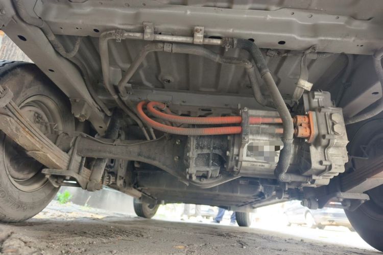 Used CHANGAN KAICHENG Ruixing EM80 2025 Passenger Version Comfort Model 6 Seats 300 km Liftback Door Chassis Rear