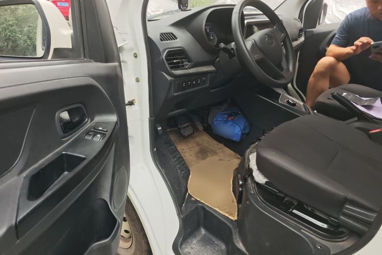 Used CHANGAN KAICHENG Ruixing EM80 2025 Passenger Version Comfort Edition 6-Seater 300 km Dual-Swing Doors Driver Seat