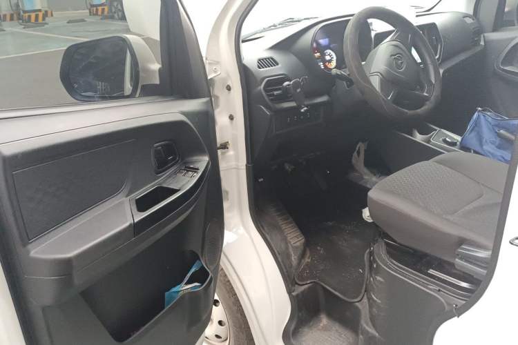 Used CHANGAN KAICHENG Ruixing EM80 2025 Passenger Version Comfort Edition 6-Seater 300 km Dual-Swing Doors Driver Seat