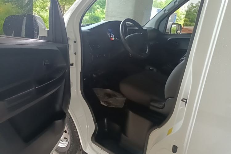 Used CHANGAN KAICHENG Ruixing EM80 2025 Model Commercial Version Standard 2-Seater 300 km Liftgate Driver Seat
