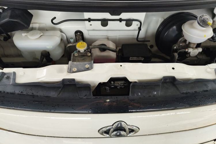 Used CHANGAN KAICHENG Ruixing EM80 2025 Model Elite 6-Seater 300 km Hinged Doors Engine Bay