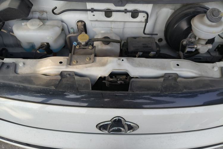 Used CHANGAN KAICHENG Ruixing EM80 2025 Passenger Version Comfort Edition 6-Seater 300 km Dual-Swing Doors Engine Bay