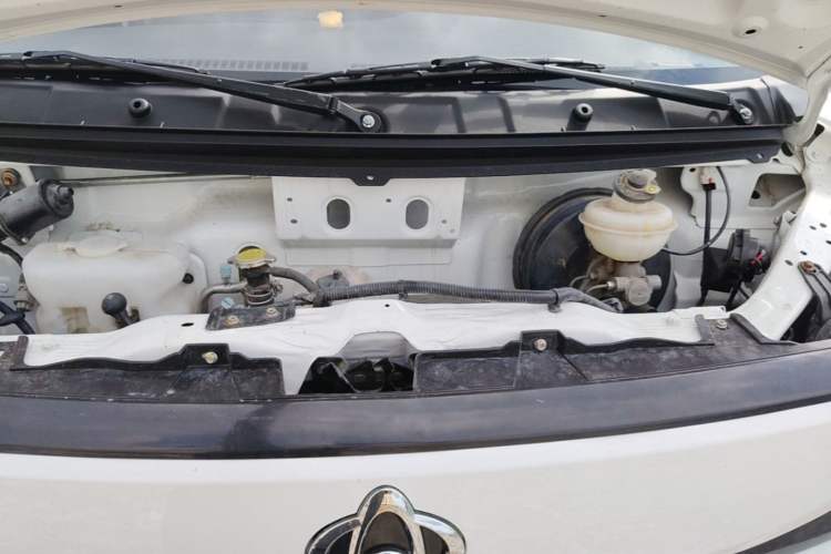 Used CHANGAN KAICHENG Ruixing EM80 2025 Model Elite 6-Seater 300 km Hinged Doors Engine Bay