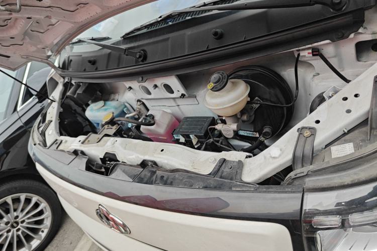 Used CHANGAN KAICHENG Ruixing EM80 2025 Passenger Version Comfort Edition 6-Seater 300 km Dual-Swing Doors Engine Bay