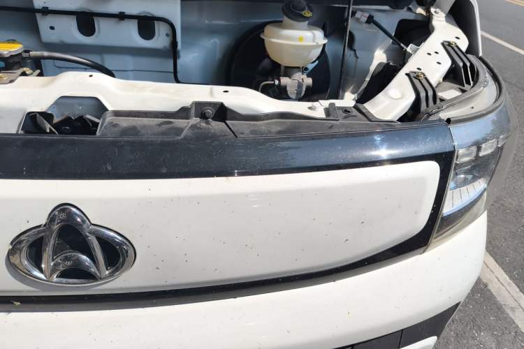 Used CHANGAN KAICHENG Ruixing EM80 2025 Passenger Version Comfort Edition 6-Seater 300 km Dual-Swing Doors Engine Bay Left