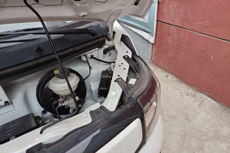 Used CHANGAN KAICHENG Ruixing EM80 2025 Passenger Version Comfort Model 6 Seats 300 km Liftback Door Engine Bay Left