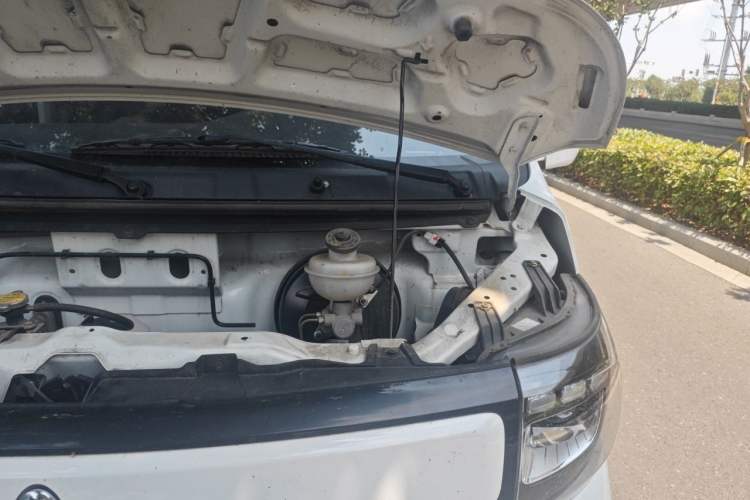 Used CHANGAN KAICHENG Ruixing EM80 2025 Passenger Version Comfort Edition 6-Seater 300 km Dual-Swing Doors Engine Bay Left