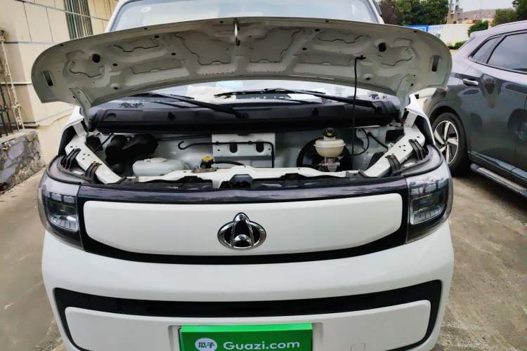 Used CHANGAN KAICHENG Ruixing EM80 2025 Passenger Version Comfort Edition 6-Seater 300 km Dual-Swing Doors Engine Bay