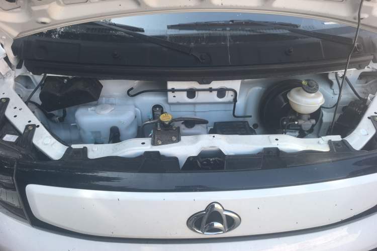 Used CHANGAN KAICHENG Ruixing EM80 2025 Passenger Version Comfort Model 6 Seats 300 km Liftback Door Engine Bay