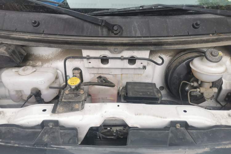 Used CHANGAN KAICHENG Ruixing EM80 2025 Cargo Version Comfort Type 2 Seats 300 km Side-Hinged Doors Engine Bay