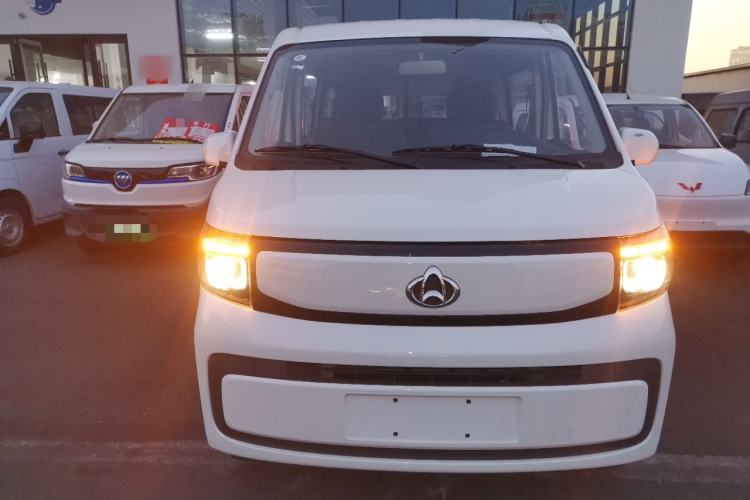 Used CHANGAN KAICHENG Ruixing EM80 2025 Passenger Version Comfort Edition 6-Seater 300 km Dual-Swing Doors Exterior 1