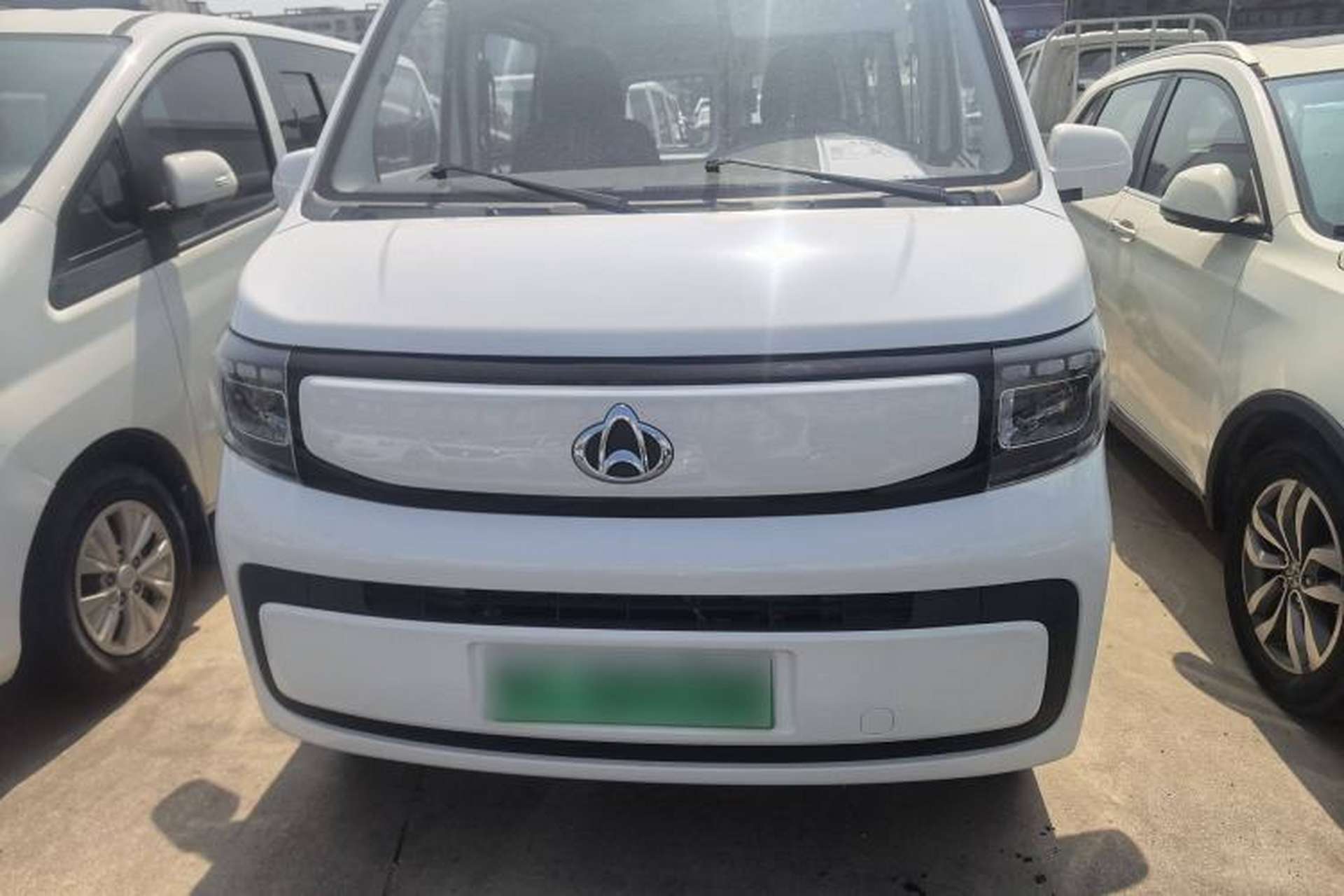 Used CHANGAN KAICHENG Ruixing EM80 2025 Passenger Version Comfort Model 6 Seats 260 km Twin-Door Design 60 kW Exterior 1