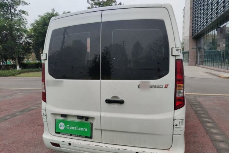 Used CHANGAN KAICHENG Ruixing EM80 2025 Passenger Version Comfort Edition 6-Seater 300 km Dual-Swing Doors Exterior 4