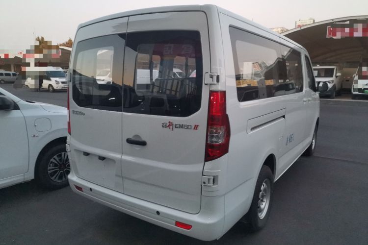 Used CHANGAN KAICHENG Ruixing EM80 2025 Passenger Version Comfort Edition 6-Seater 300 km Dual-Swing Doors Exterior 5