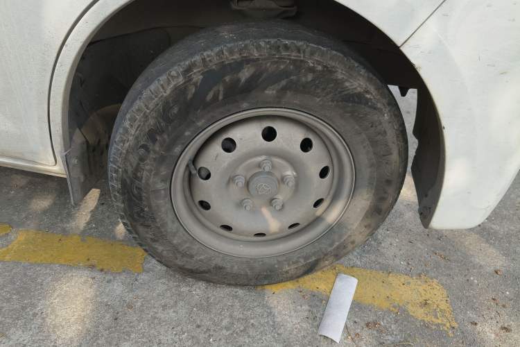 Used CHANGAN KAICHENG Ruixing EM80 2025 Passenger Version Comfort Edition 6-Seater 300 km Dual-Swing Doors Exterior 7