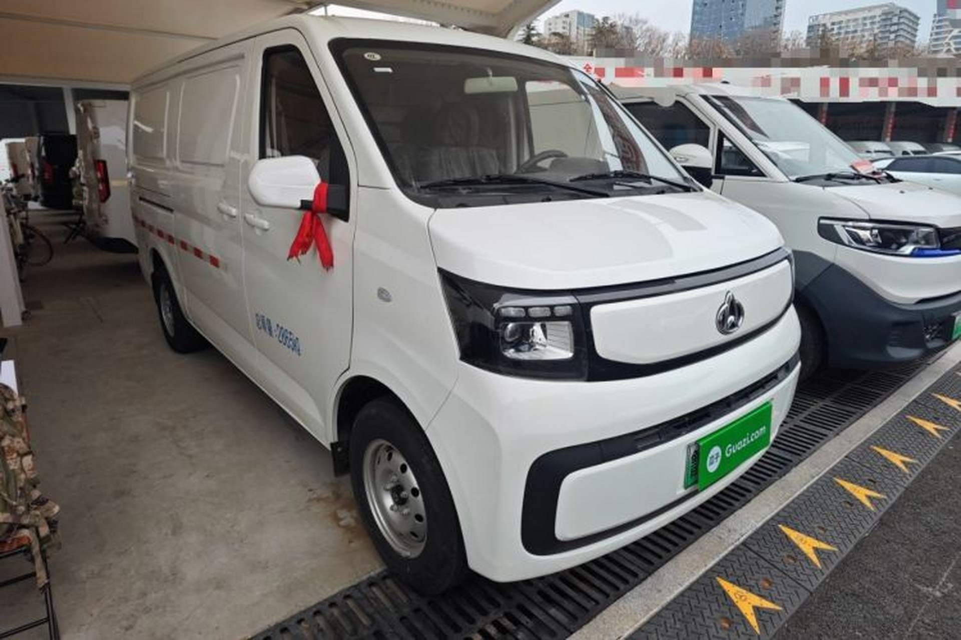 Used CHANGAN KAICHENG Ruixing EM80 2025 Cargo Version Standard 2-Seater 300 km Side-Hinged Doors Front Right 45 Deg