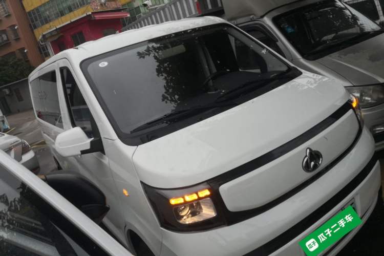 Used CHANGAN KAICHENG Ruixing EM80 2025 Passenger Version Comfort Edition 6-Seater 300 km Dual-Swing Doors Front Right 45 Deg