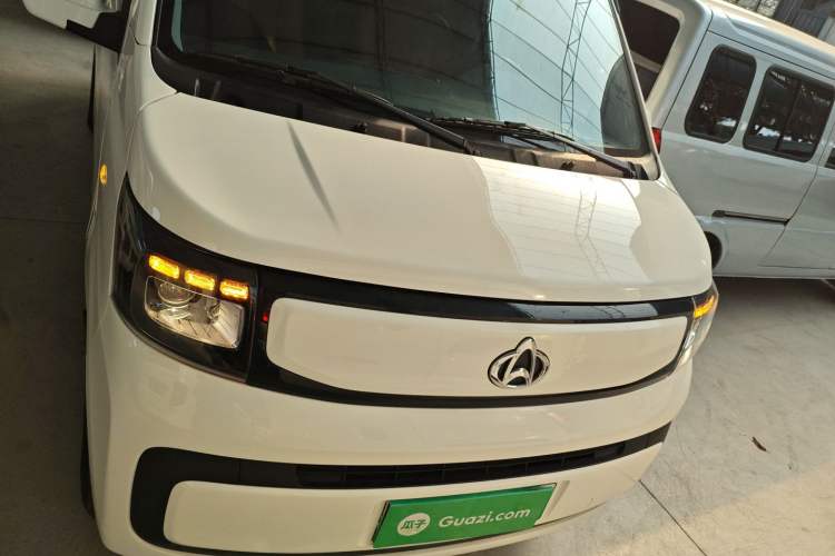 Used CHANGAN KAICHENG Ruixing EM80 2025 Passenger Version Comfort Model 6 Seats 300 km Liftback Door Front