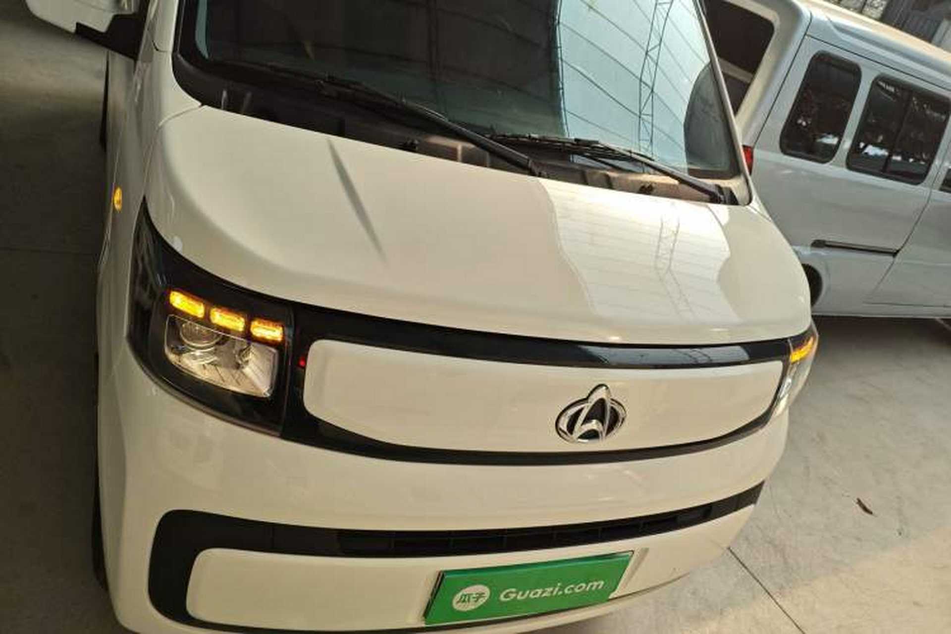 Used CHANGAN KAICHENG Ruixing EM80 2025 Passenger Version Comfort Model 6 Seats 300 km Liftback Door Front