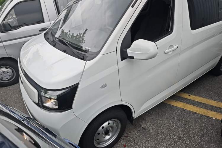 Used CHANGAN KAICHENG Ruixing EM80 2025 Passenger Version Comfort Edition 6-Seater 300 km Dual-Swing Doors Guazi used car, China used car export, Used car for sale, Used CHANGAN KAICHENG cars, Cheapest cars for sale, Electric vehicle, New energy car