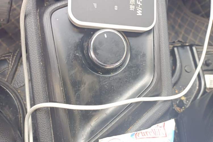 Used CHANGAN KAICHENG Ruixing EM80 2025 Passenger Version Comfort Edition 6-Seater 300 km Dual-Swing Doors Gear Lever