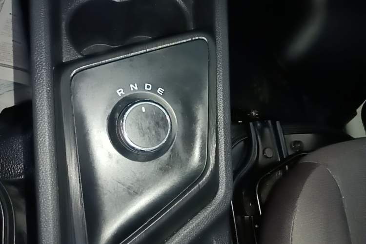 Used CHANGAN KAICHENG Ruixing EM80 2025 Model Commercial Version Standard 2-Seater 300 km Liftgate Gear Lever