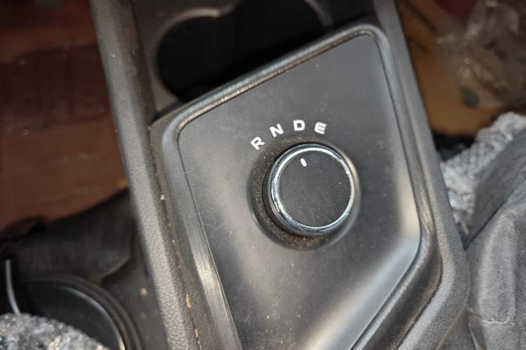 Used CHANGAN KAICHENG Ruixing EM80 2025 Cargo Version Standard 2-Seater 300 km Side-Hinged Doors Gear Lever