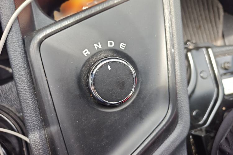 Used CHANGAN KAICHENG Ruixing EM80 2025 Passenger Version Comfort Edition 6-Seater 300 km Dual-Swing Doors Gear Lever