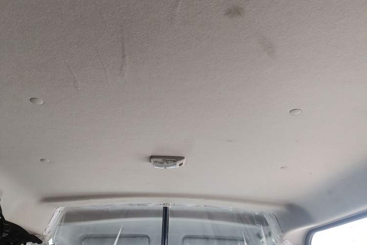 Used CHANGAN KAICHENG Ruixing EM80 2025 Passenger Version Comfort Edition 6-Seater 300 km Dual-Swing Doors Headliner