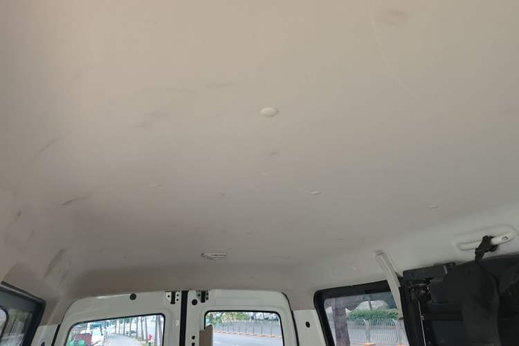 Used CHANGAN KAICHENG Ruixing EM80 2025 Passenger Version Comfort Edition 6-Seater 300 km Dual-Swing Doors Headliner