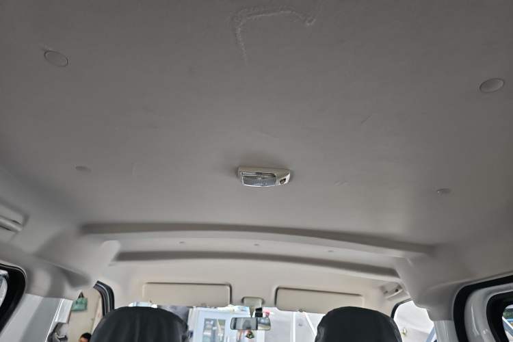 Used CHANGAN KAICHENG Ruixing EM80 2025 Passenger Version Comfort Edition 6-Seater 300 km Dual-Swing Doors Headliner