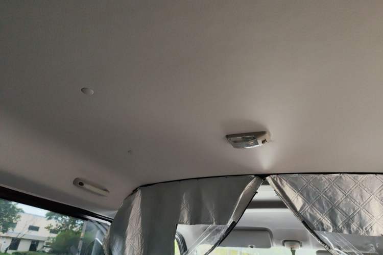 Used CHANGAN KAICHENG Ruixing EM80 2025 Passenger Version Comfort Edition 6-Seater 300 km Dual-Swing Doors Headliner