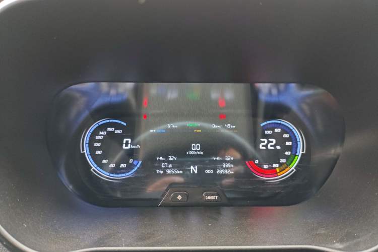 Used CHANGAN KAICHENG Ruixing EM80 2025 Customized Passenger Version 6-Seater 300km Side-Hinged Doors Instrument Cluster