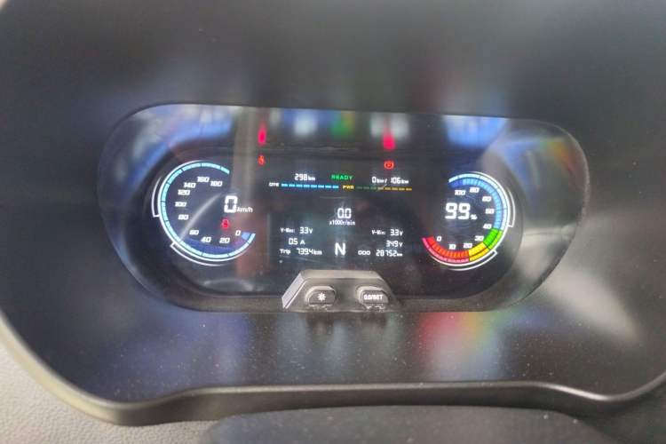 Used CHANGAN KAICHENG Ruixing EM80 2025 Model Elite 6-Seater 300 km Hinged Doors Instrument Cluster