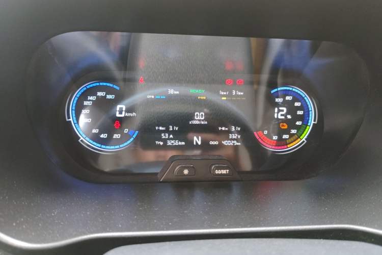 Used CHANGAN KAICHENG Ruixing EM80 2025 Model Elite 6-Seater 300 km Hinged Doors Instrument Cluster