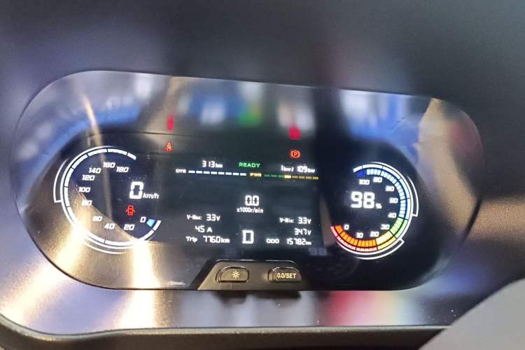 Used CHANGAN KAICHENG Ruixing EM80 2025 Passenger Version Comfort Edition 6-Seater 300 km Dual-Swing Doors Instrument Cluster