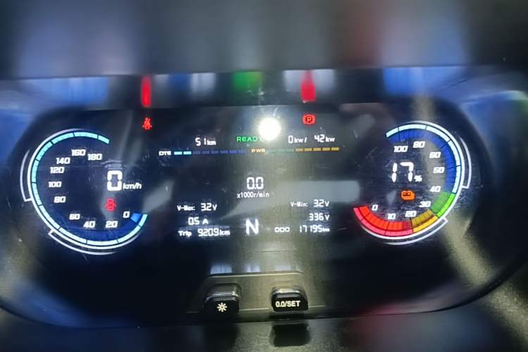 Used CHANGAN KAICHENG Ruixing EM80 2025 Model Commercial Version Standard 2-Seater 300 km Liftgate Instrument Cluster