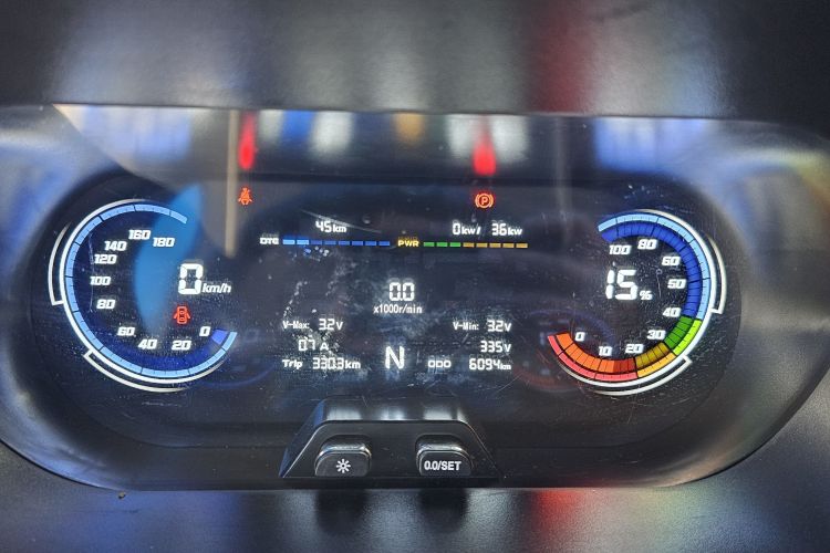 Used CHANGAN KAICHENG Ruixing EM80 2025 Passenger Version Comfort Edition 6-Seater 300 km Dual-Swing Doors Instrument Cluster