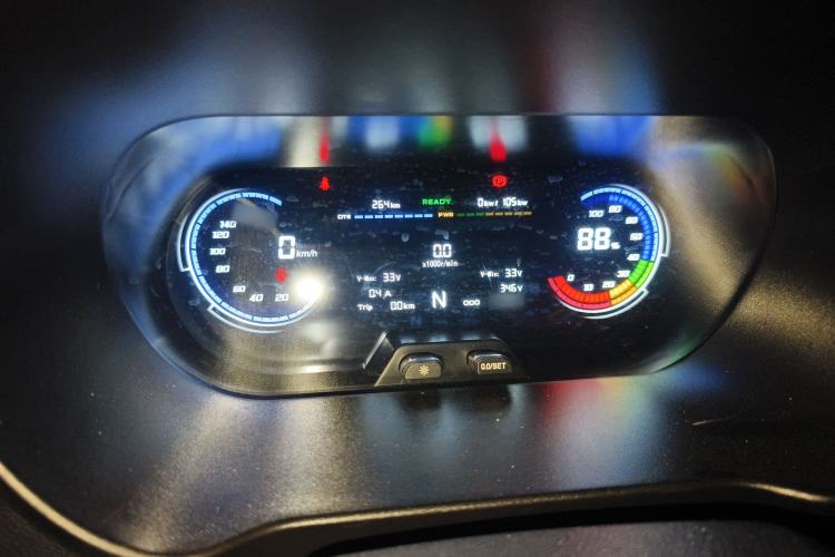 Used CHANGAN KAICHENG Ruixing EM80 2025 Cargo Version Standard 2-Seater 300 km Side-Hinged Doors Instrument Cluster