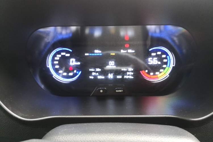 Used CHANGAN KAICHENG Ruixing EM80 2025 Passenger Version Comfort Edition 6-Seater 300 km Dual-Swing Doors Instrument Cluster