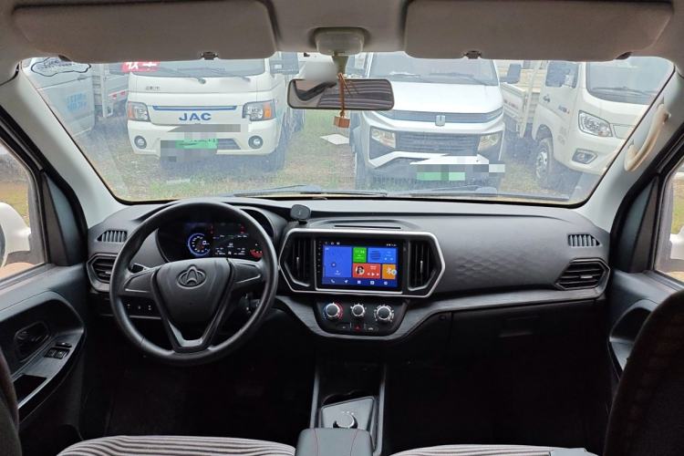 Used CHANGAN KAICHENG Ruixing EM80 2025 Customized Passenger Version 6-Seater 300km Side-Hinged Doors Interior 2