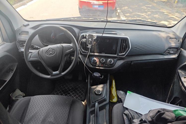 Used CHANGAN KAICHENG Ruixing EM80 2025 Passenger Version Comfort Edition 6-Seater 300 km Dual-Swing Doors Interior 2