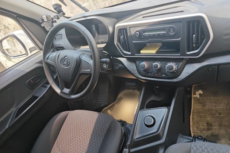 Used CHANGAN KAICHENG Ruixing EM80 2025 Cargo Version Standard 2-Seater 300 km Side-Hinged Doors Interior 2