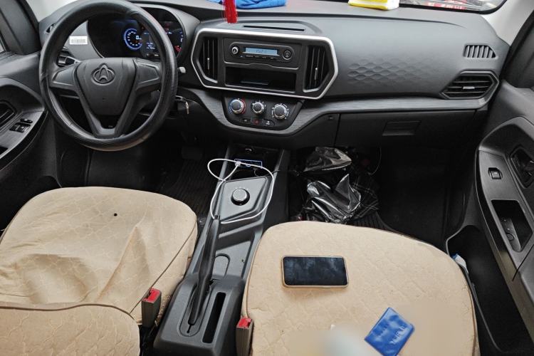 Used CHANGAN KAICHENG Ruixing EM80 2025 Passenger Version Comfort Edition 6-Seater 300 km Dual-Swing Doors Interior 2