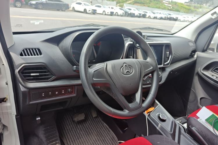 Used CHANGAN KAICHENG Ruixing EM80 2025 Passenger Version Comfort Edition 6-Seater 300 km Dual-Swing Doors Interior 2