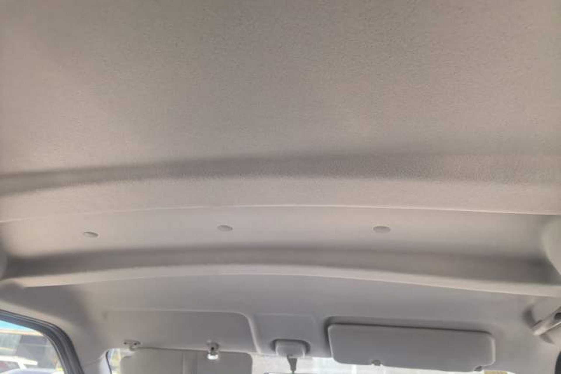 Used CHANGAN KAICHENG Ruixing EM80 2025 Passenger Version Comfort Model 6 Seats 260 km Twin-Door Design 60 kW Interior 4