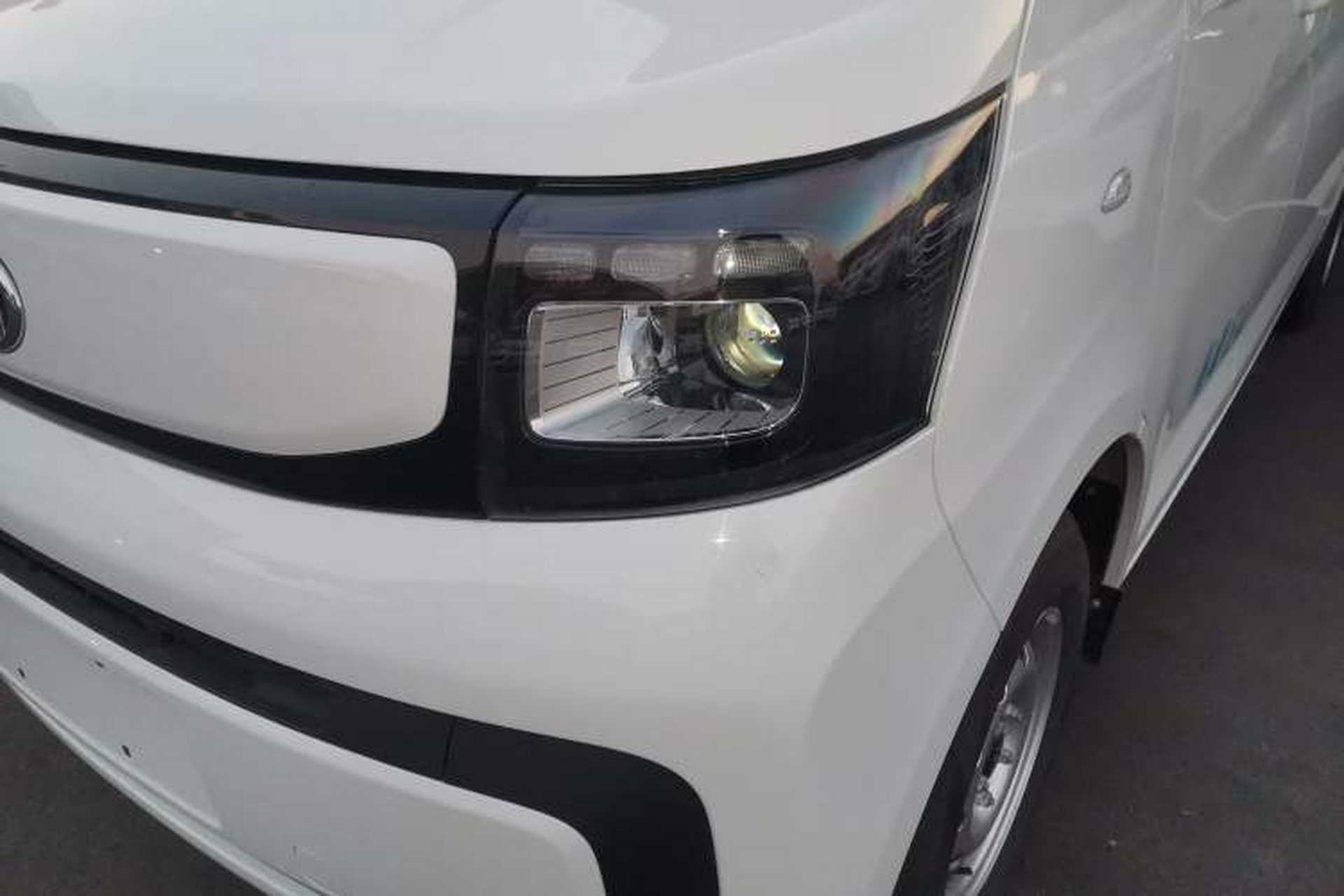 Used CHANGAN KAICHENG Ruixing EM80 2025 Passenger Version Comfort Edition 6-Seater 300 km Dual-Swing Doors Left Front Headlight